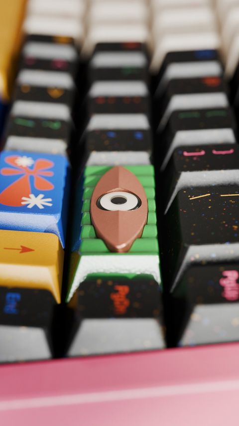 Looking down a row of Motif keys towards the artisan, shot with a shallow depth of field